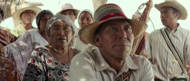 Úrsula and Rapayet use their sacred cemetery
