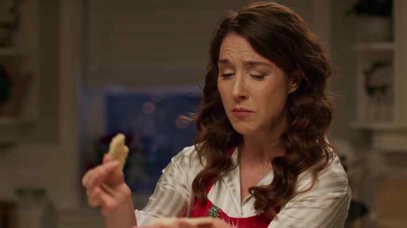 Use a notoriously crumbly cookie