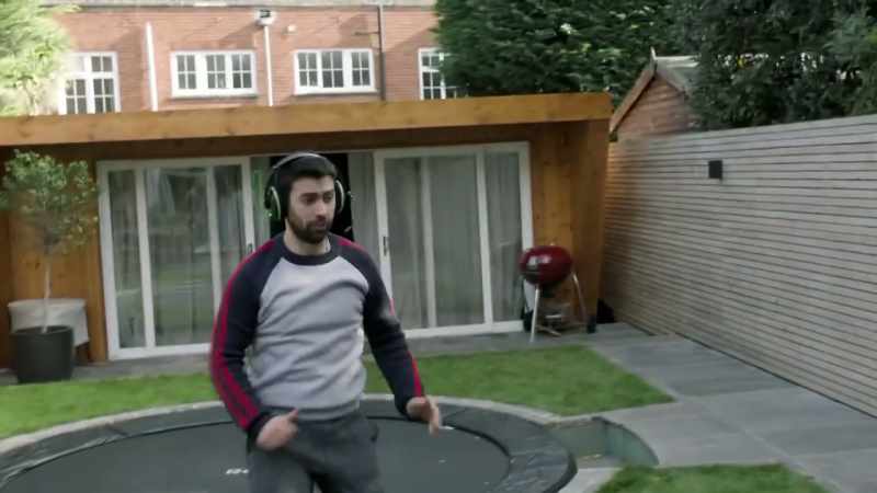 [USMAN] Call the cops