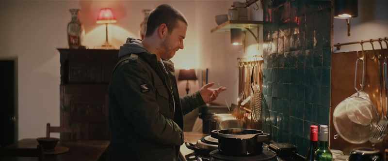 (UTENSILS CLATTER)