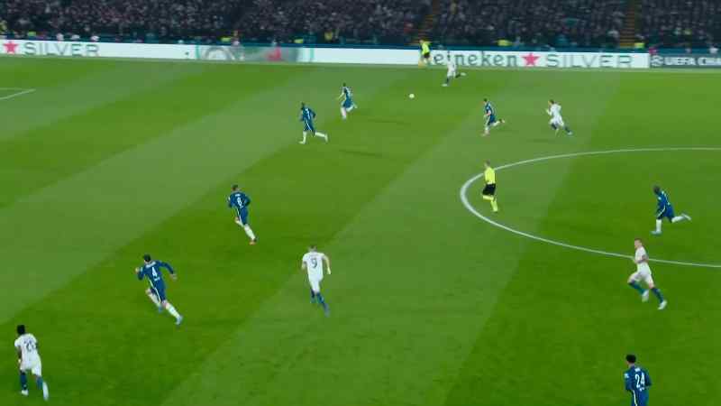Valverde, out on the right hand side