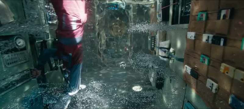Victor, close the hatch! Now! Close the hatch!