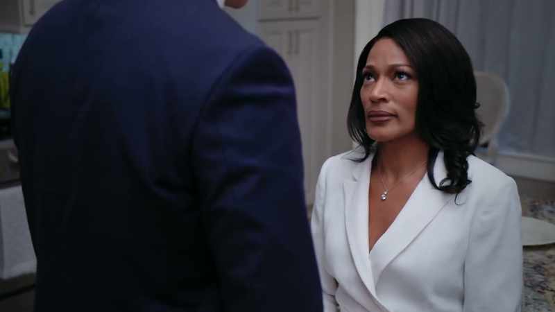 VICTORIA: BE SORRY OUTSIDE