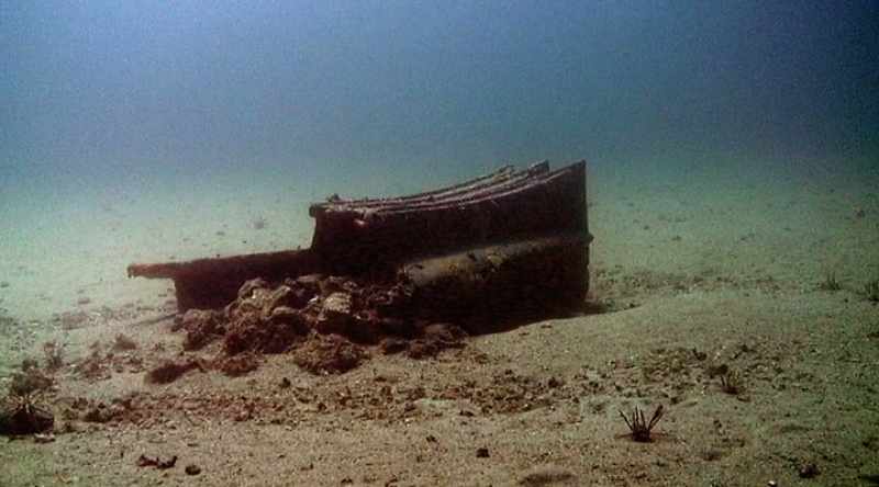 Wade: CAPTURING SHIPS