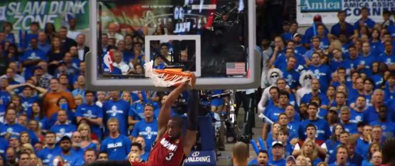Wade two-hand jam on the alley-oop