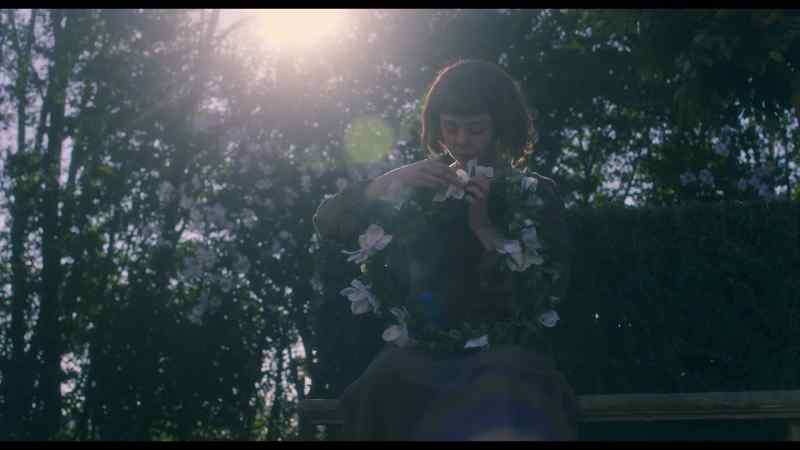 �� Wait for the sun, watching the sky ♪
