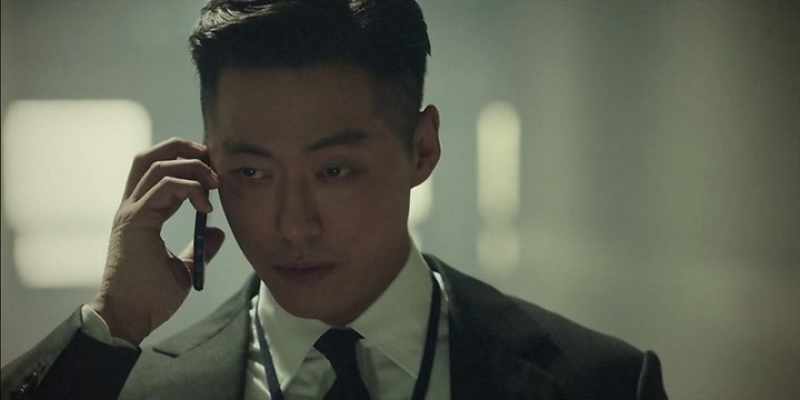 [waiter] The Center's library