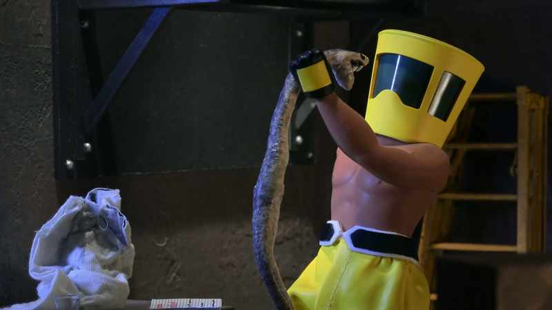 Wakey-wakey, Mr. Snakey. -[hisses]