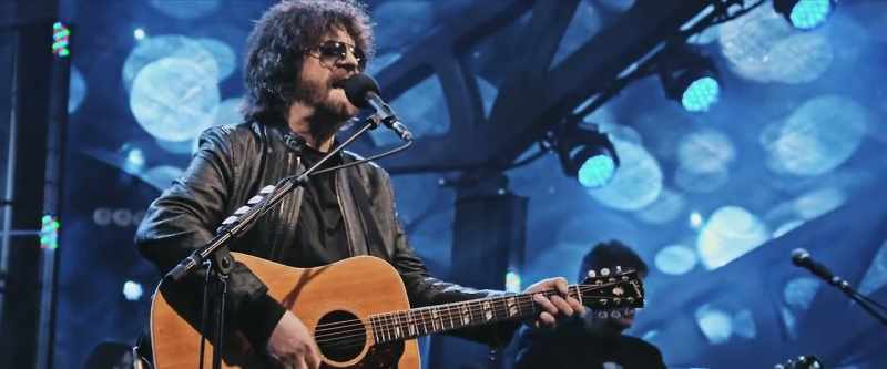 �� Walking on a wave, she came ♪