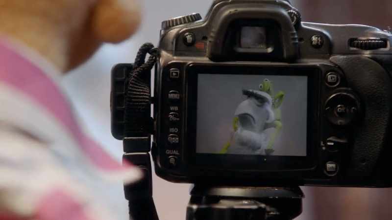 (WALTER GASPS)