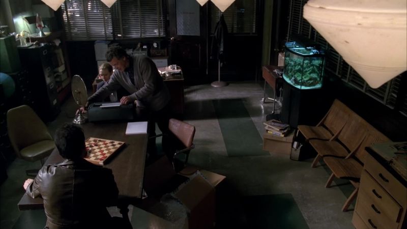 Walter: This is the typewriter that the other Olivia used