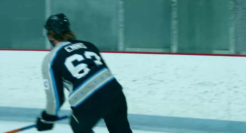 Watch in front of the net, boys!
