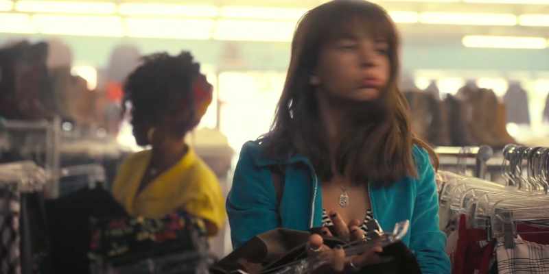 �� Watch the grooviest dance... ♪