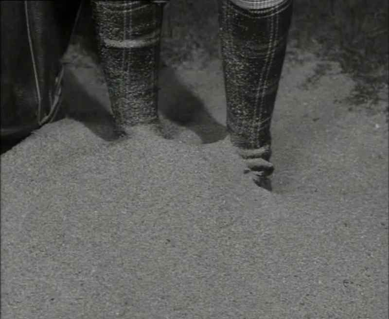 Watch the sand. Watch the sand, Pop