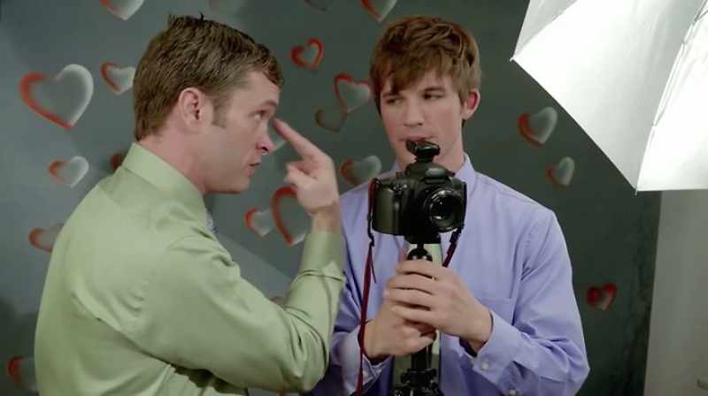 Watch, watch with your two-dimensional eyes