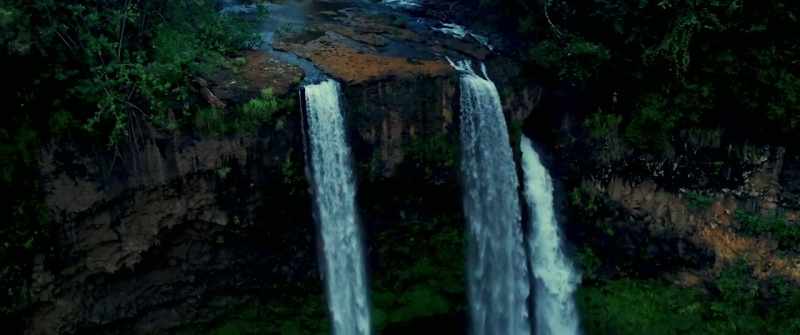 (water crashing)