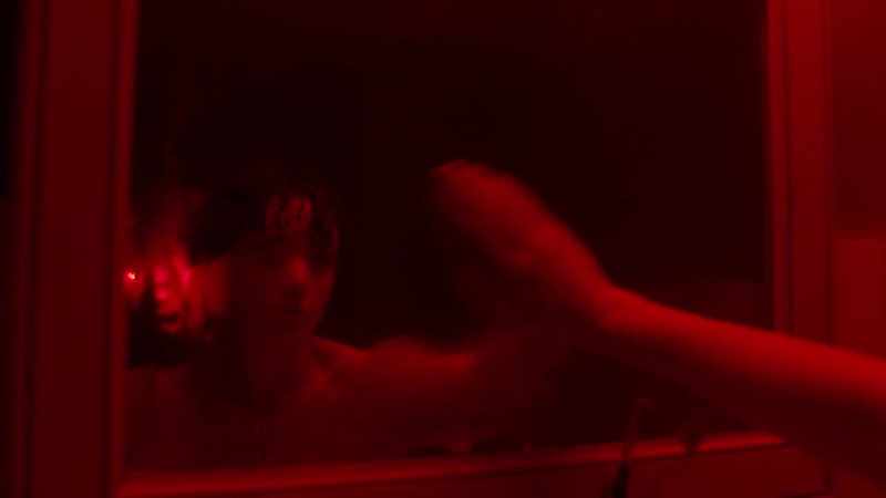 [water running] -[mirror squeaks]