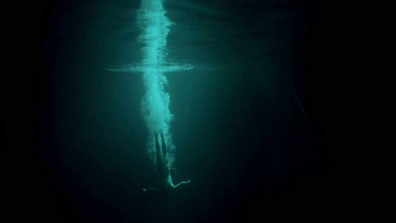 (water splashing)
