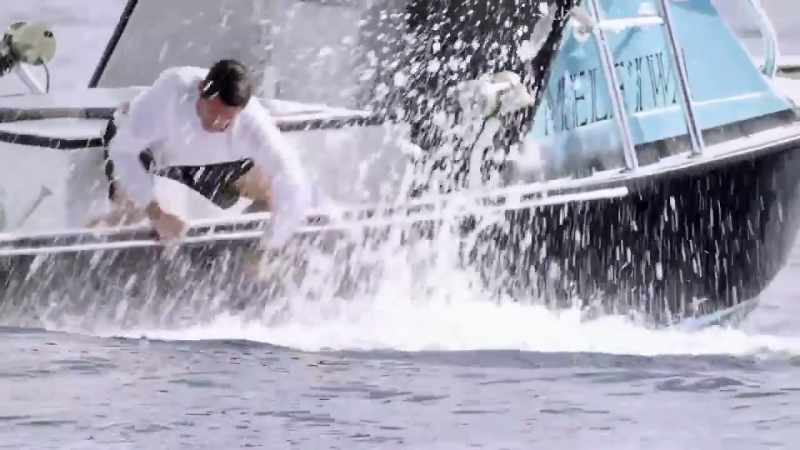 [water splashing]