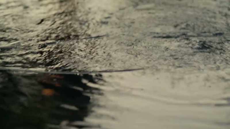 [water splashing]