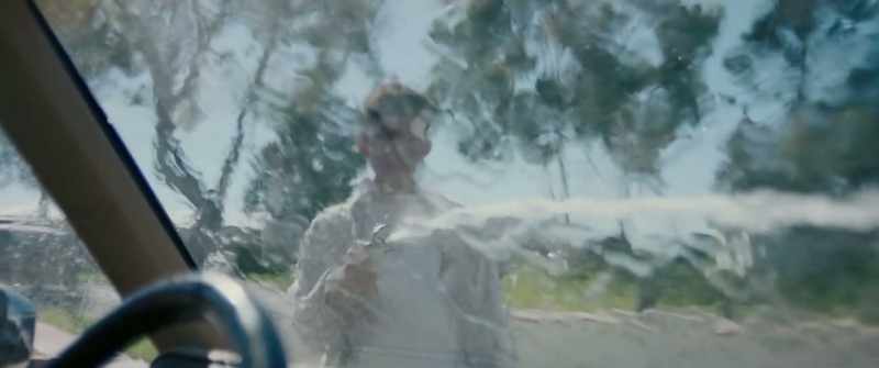 (water splashing)