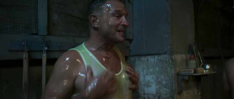 (water splattering)