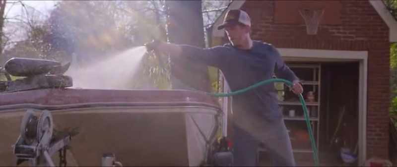 (water spraying)