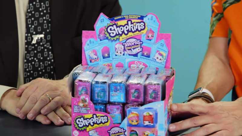 We are unboxing Shopkins World Vacation!