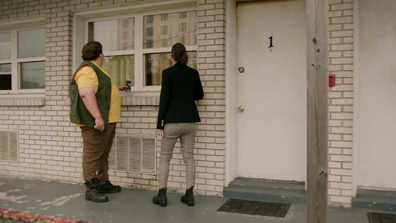 We can break in. - There's a