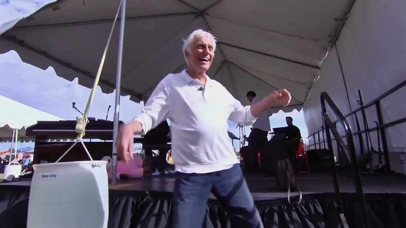�� We feel like dancing...♪