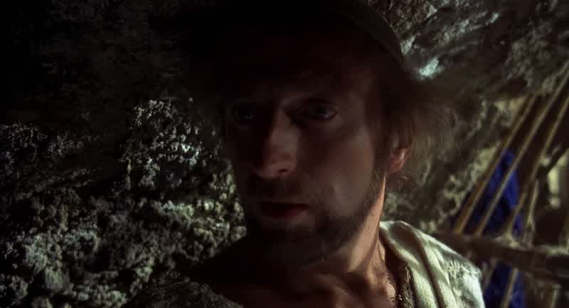 We're gettin' in through the underground heating system hereup through into the main audience chamber hereand Pilate's wife's bedroom is hereHaving grabbed his wife we inform Pilate that she is in our