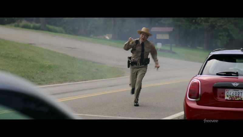 We got a high-speed chase coming this way and we need help setting up a roadblock!