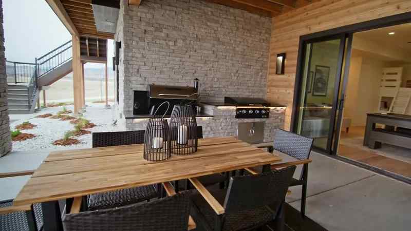 We got an outdoor kitchen going on. Uh-huh