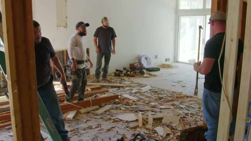 We have a clear shot of the kitchen
