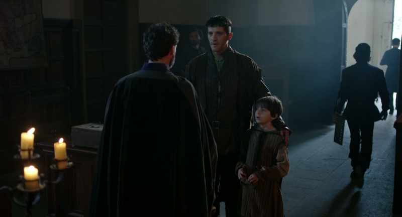 We have nowhere to go. -Cosimo! Come on!