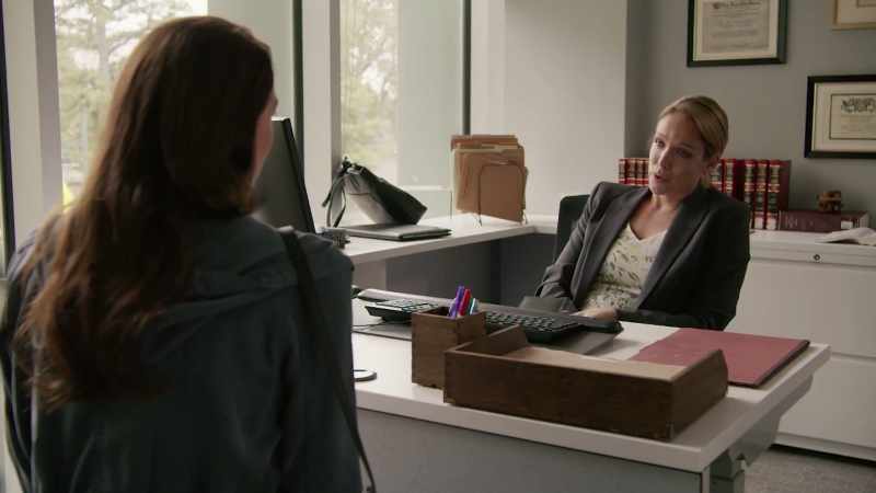We know who Gloria's murderer is