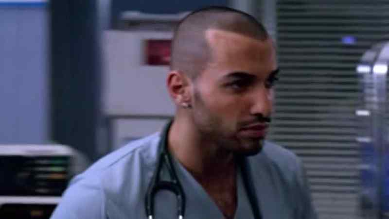 We need a chest tube set up. - Yeah, got it
