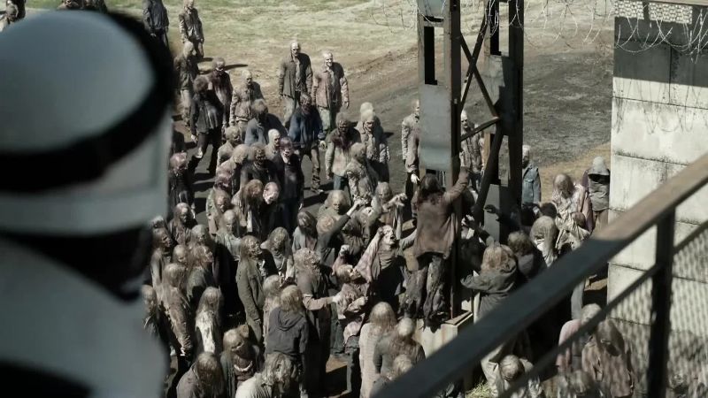 We need backup right now at the East Gate