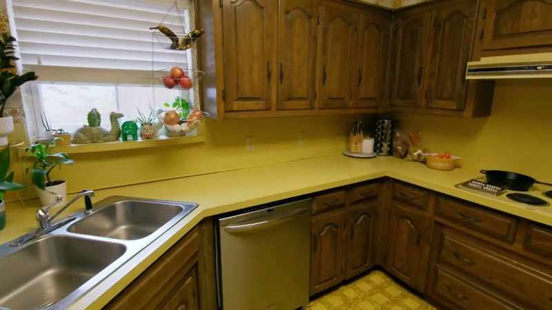 We need new counter tops, I want walnut cabinets