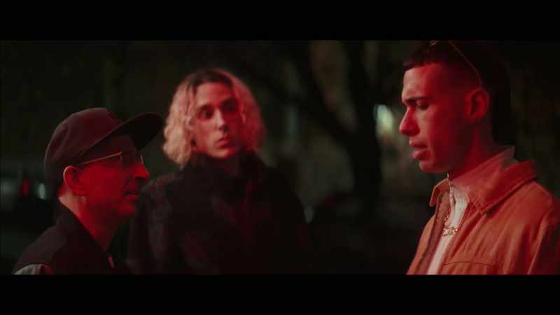We wanna be light, Padè. - It all smells a bit old