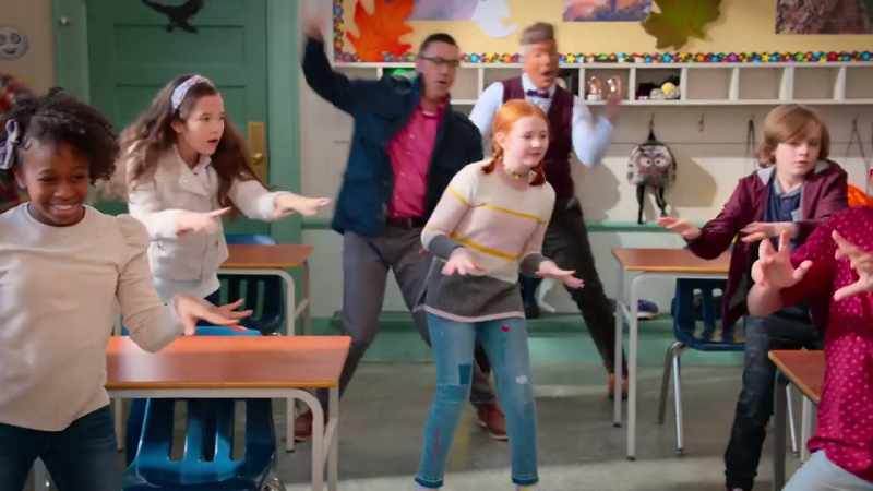 �� We want our feet to stop But they still go, go ♪