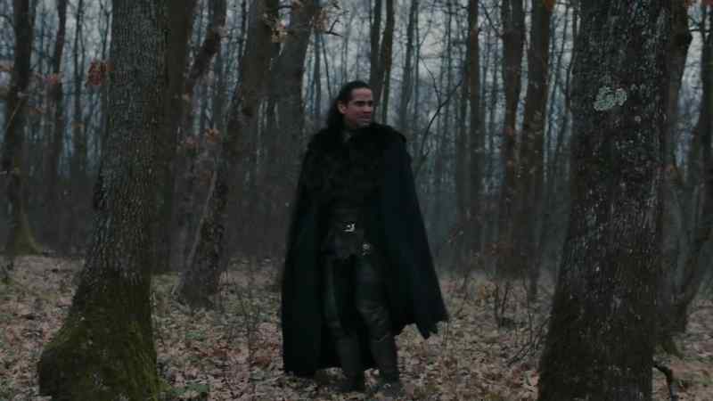 [ weapons clanging ]