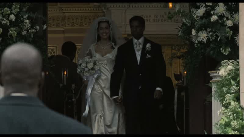 Wedding photographer: Right there, Mr