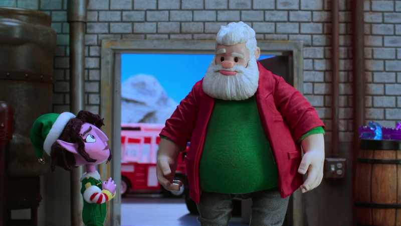 Welcome home, Candy. -Thanks, Santa. It's good to be back