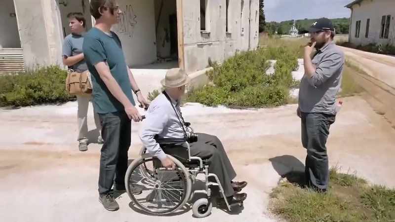 We'll see ... I think it's somewhere around here, I don't remember well