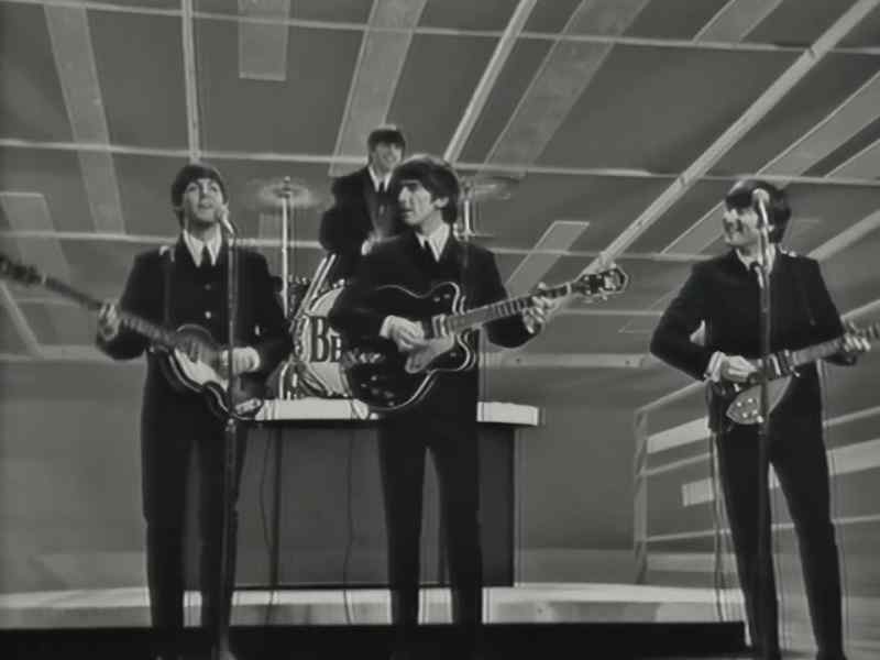 �� Well, she was just seventeen ♪