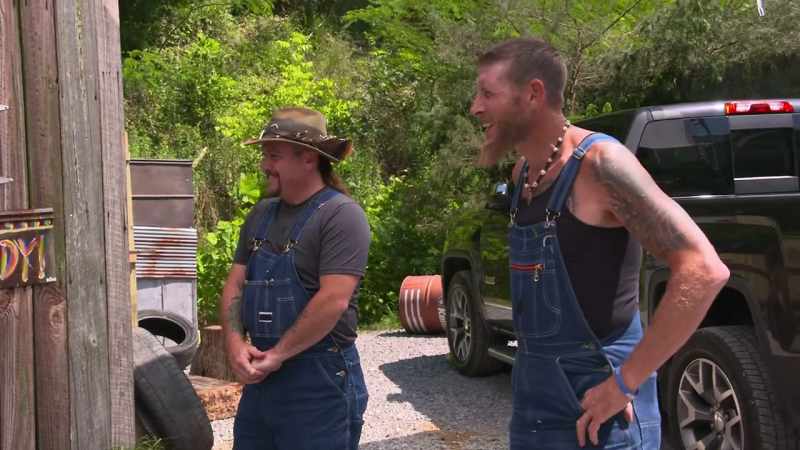 We're just walking into the farm stand
