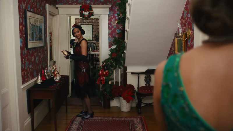 We're throwing a 1920s Christmas dinner party