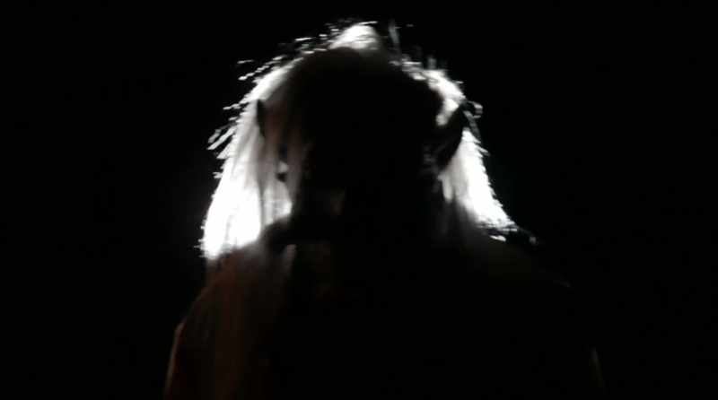 (werewolf growling)