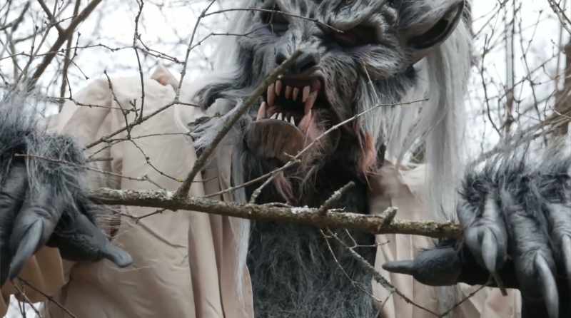 (werewolf growling)